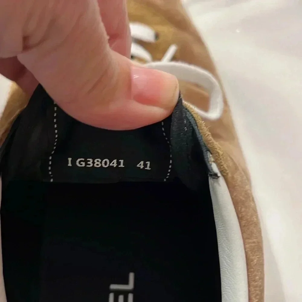 Chanel Sneakers Suede Calfskin and Velvet Beige Sneakers , Excellent Con… - Picture 4 of 6